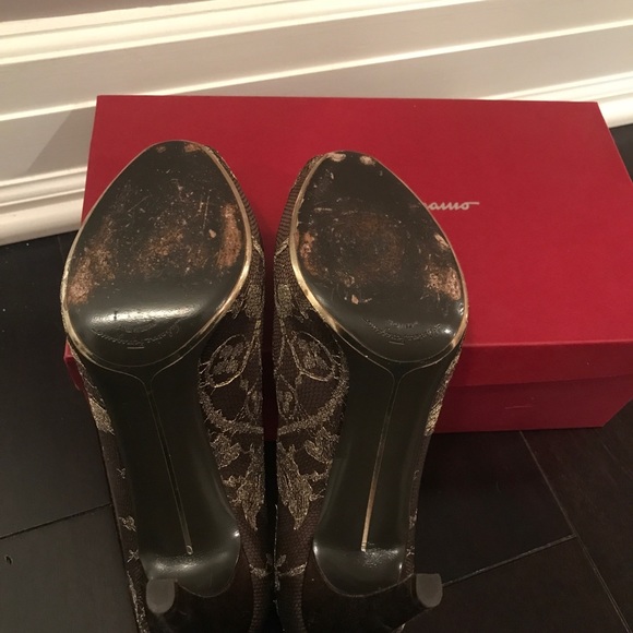 ❤️‍🔥100% authentic Salvatore Ferragamo peep toe pumps 38.5 ❤️‍🔥 - Picture 2 of 2